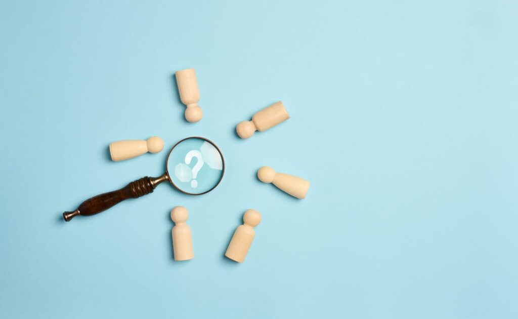 How to Source Passive Candidates: Expert Headhunting Strategies