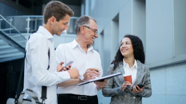 businessman discussing new clauses of the contract with his colleagues. business concept.